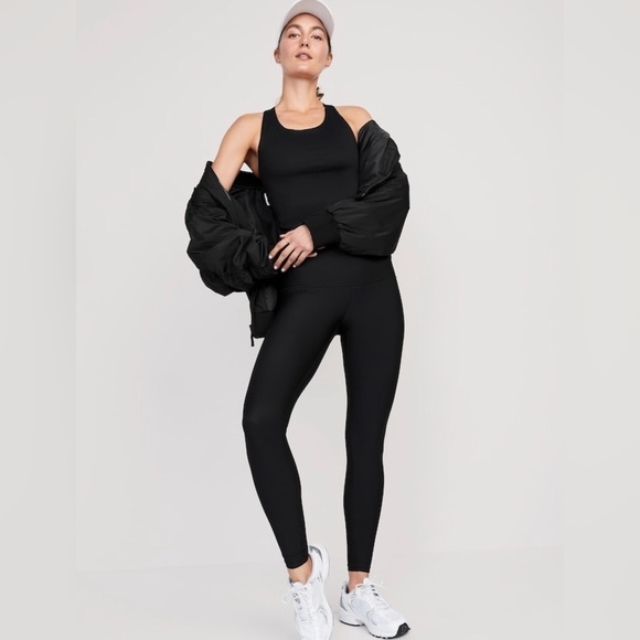 NWOT! Old Navy Black PowerSoft Cropped Shelf-Bra Tank Top 🤎 - Picture 5 of 7